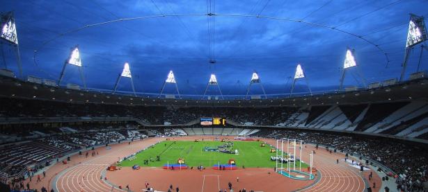 篮球赛场焦点！韩国队对阵葡萄牙队，意外判罚引发热议，比赛氛围紧张