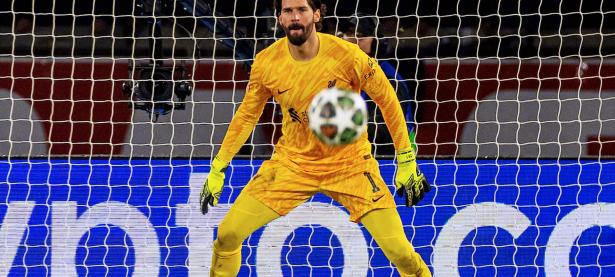 队员个个发挥出色，球队以高分胜出