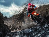 总决赛战况：AC米兰防线稳固，国际米兰进攻受阻，莱万成最佳