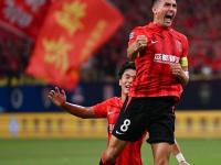 包含申花主场失利：被建业逆转，积分垫底局势严峻的词条