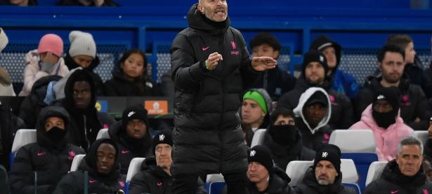 包含水晶宫主场惊险再胜，配合默契赢得比赛宝座的词条